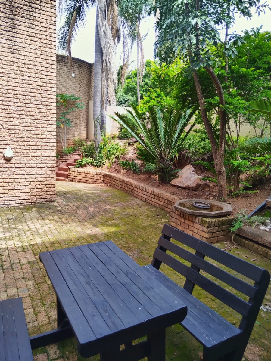 5 Bedroom Property for Sale in Schoemansville North West